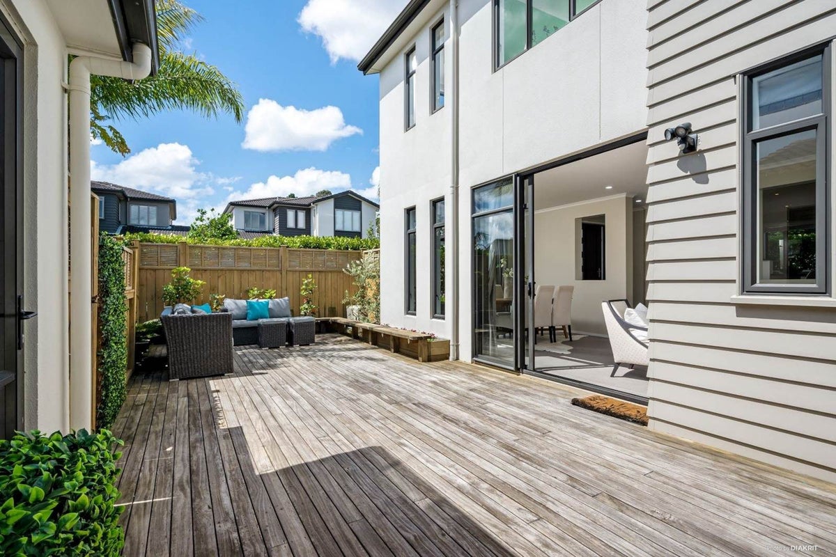 61 Coachman Drive, Flat Bush, Auckland - Carousel 1