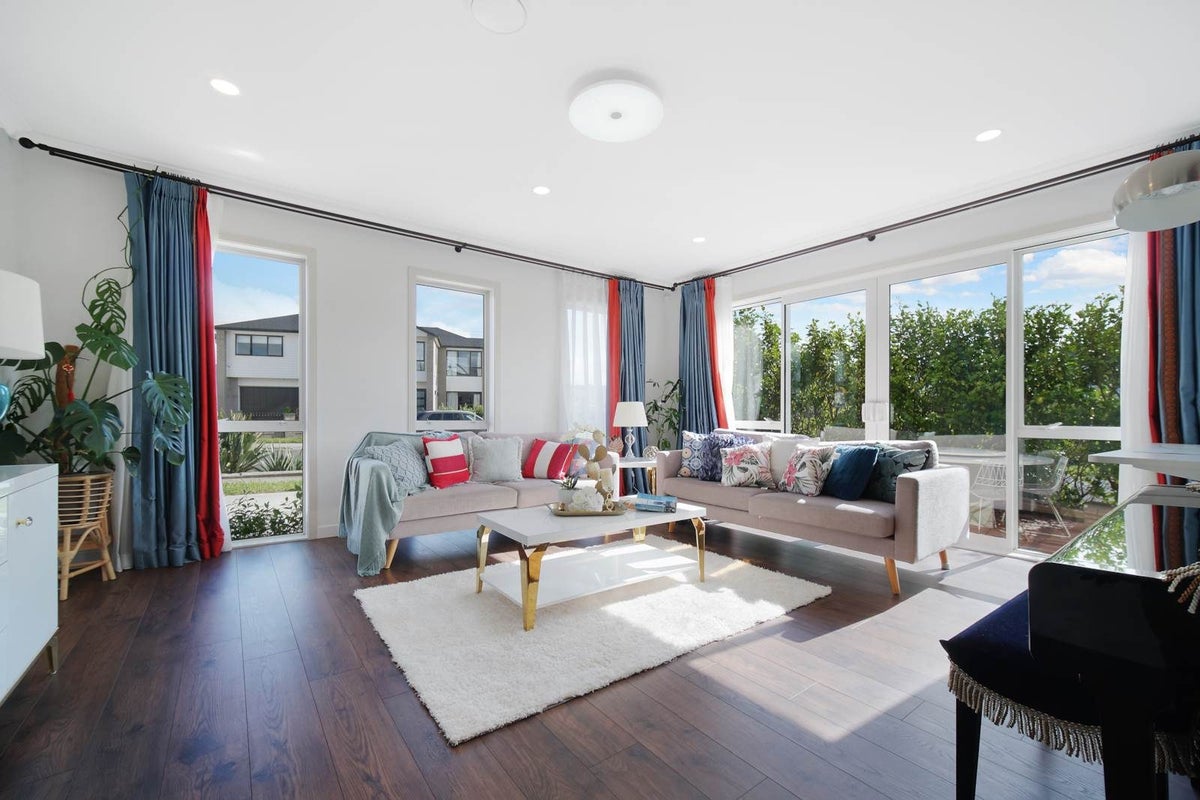 16 Cloonlyon Drive, Flat Bush, Auckland - Carousel 2