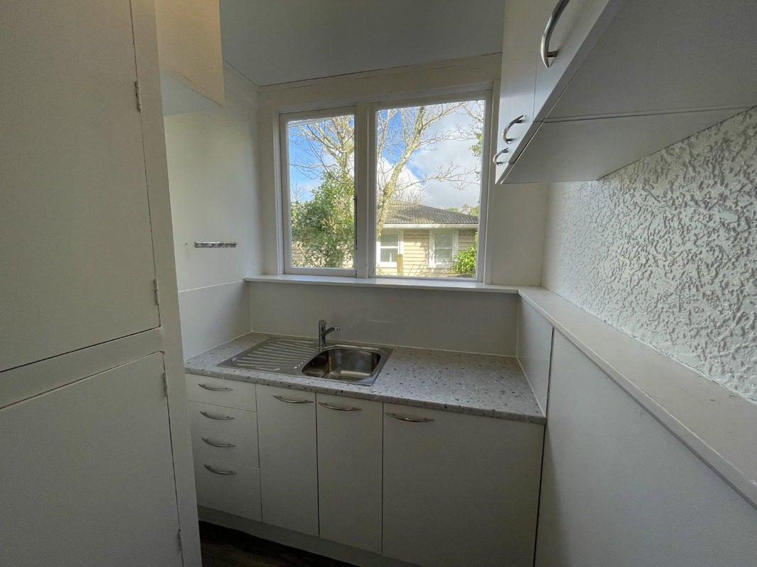 96 Ruskin Road, Newlands, Wellington - Carousel 2