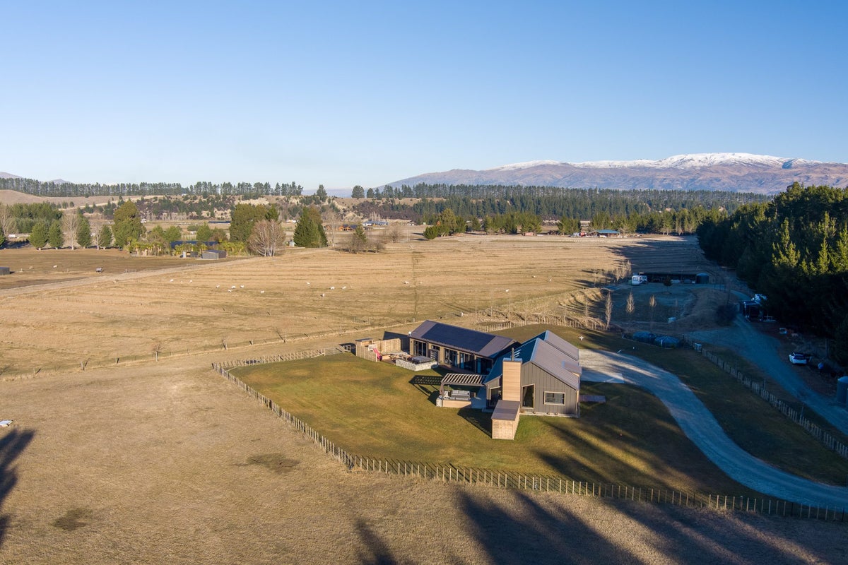 33 Seven Lane, Albert Town, Wanaka - Carousel 2
