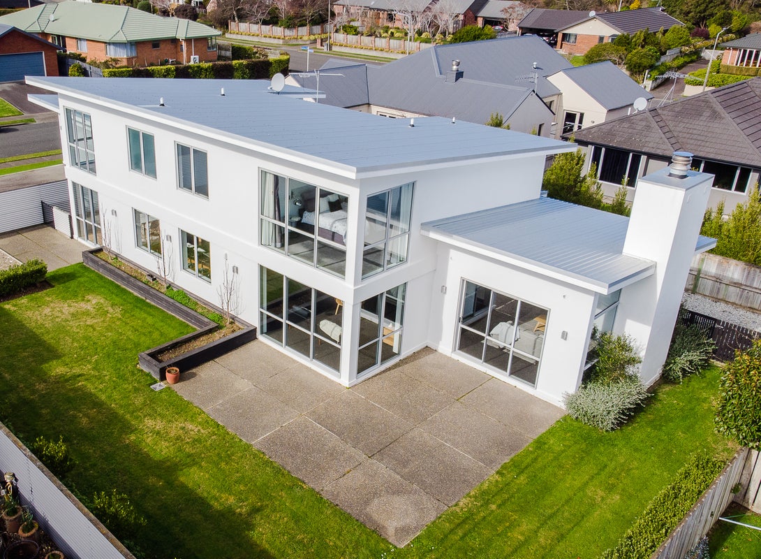 7 Hoffman Court, Waikiwi, Invercargill - Carousel 1
