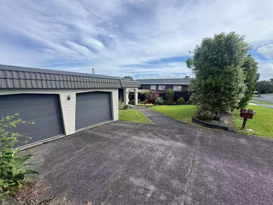 5 Stapleford Crescent, Browns Bay, Auckland - Carousel 1