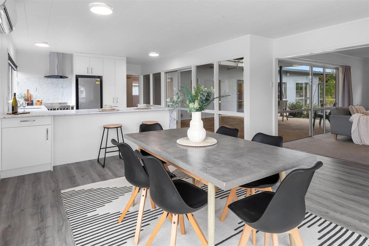 7 Carlton Crescent, Kamo, Whangarei - Carousel 2