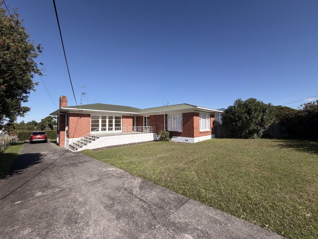 117 Coronation Road, Hillcrest, Auckland - Carousel 1