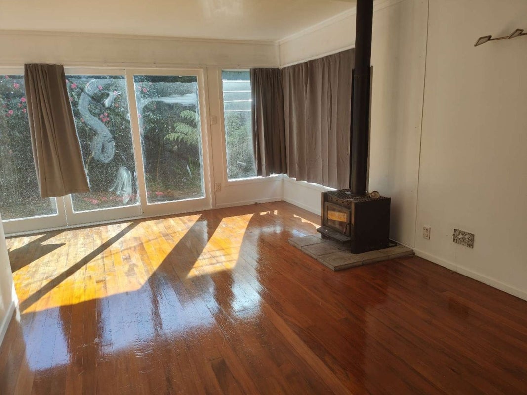 182 Hutchinson Avenue, New Lynn, Auckland - Carousel 1
