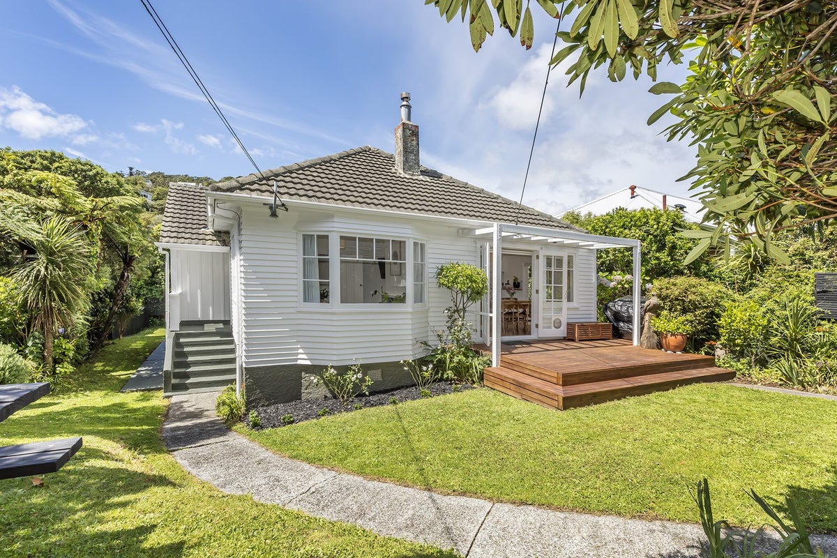 145 Campbell Street, Karori, Wellington - Carousel 1