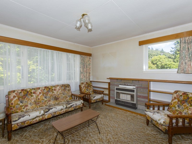153 Hine Road, Wainuiomata, Lower Hutt - Carousel 2