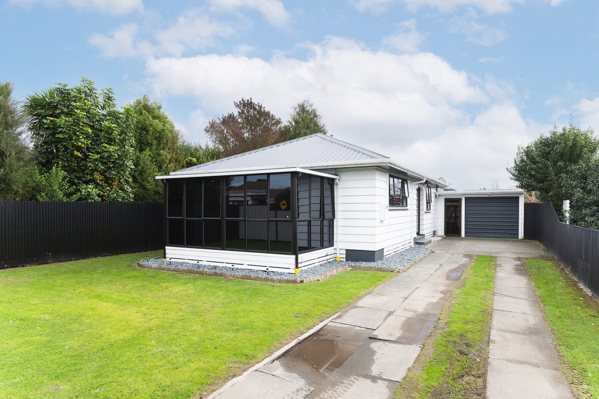 9 Bloomfield Road, Te Hapara, Gisborne - Carousel 1