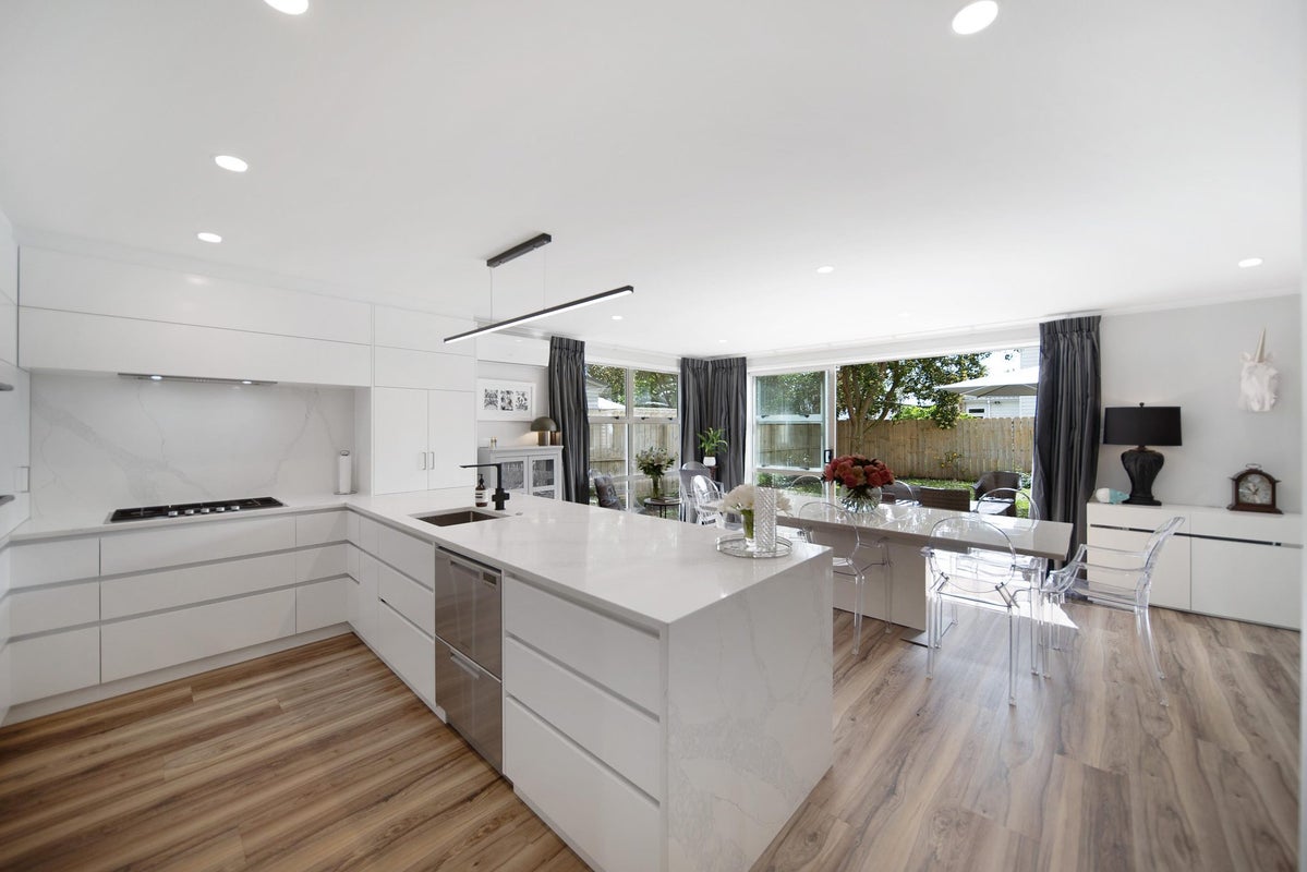 9 Tarapiroe Avenue, Takanini, Auckland - Carousel 2