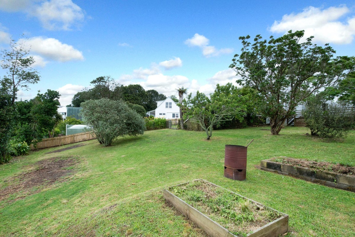 10 Mabbett Lane, Waimauku, Waimauku - Carousel 2