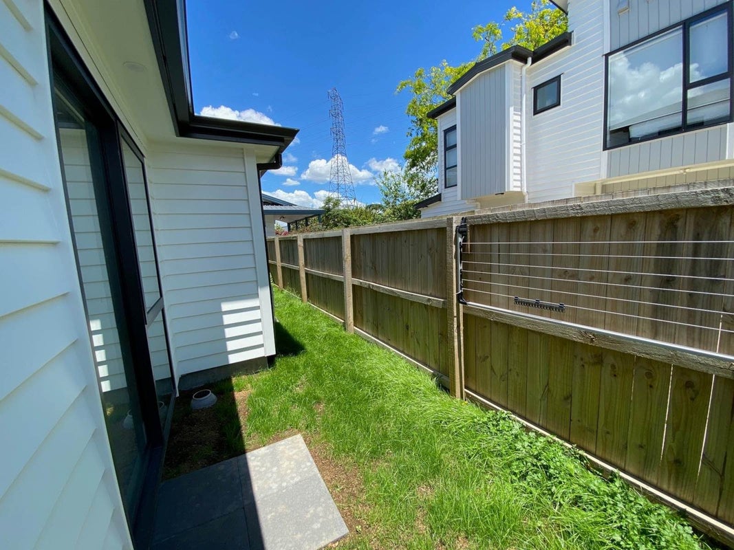 22D Aurea Avenue, Pakuranga, Auckland - Carousel 22