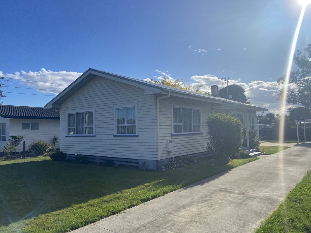 4 Pine Street, Mangapapa, Gisborne - Carousel 2