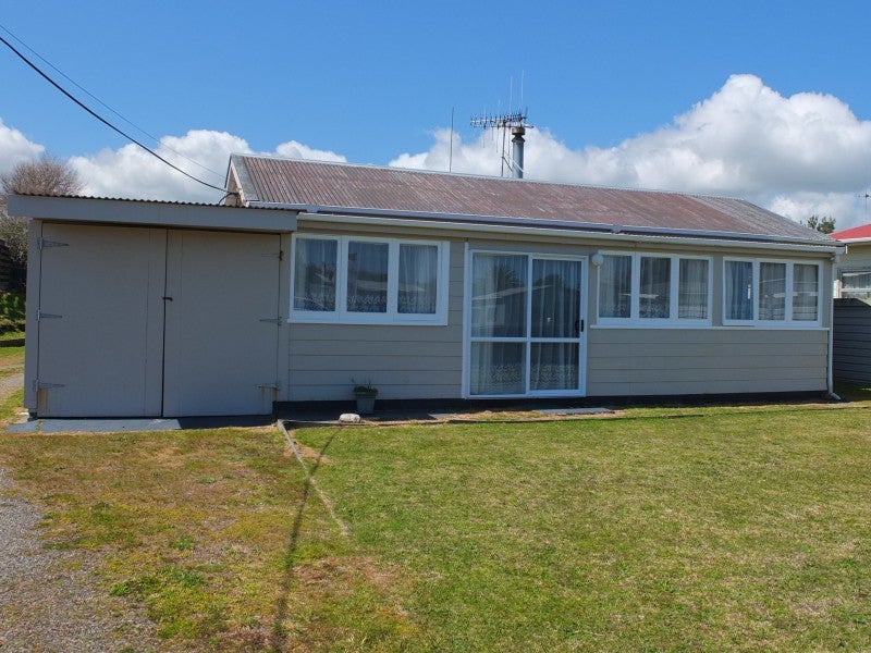 3 Warren Street, Foxton Beach, Foxton - Carousel 1