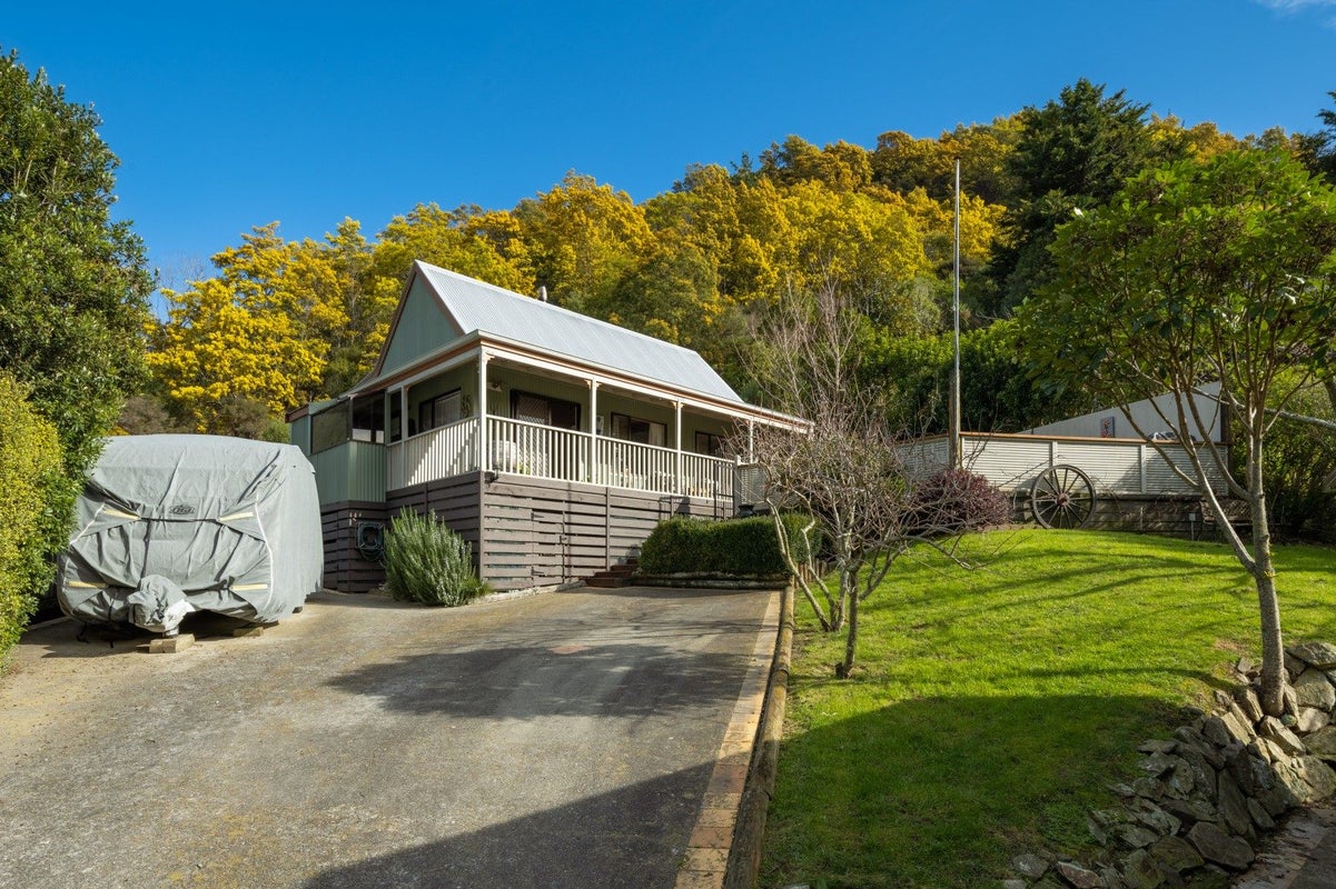 17 Garden Terrace, Picton - Carousel 1