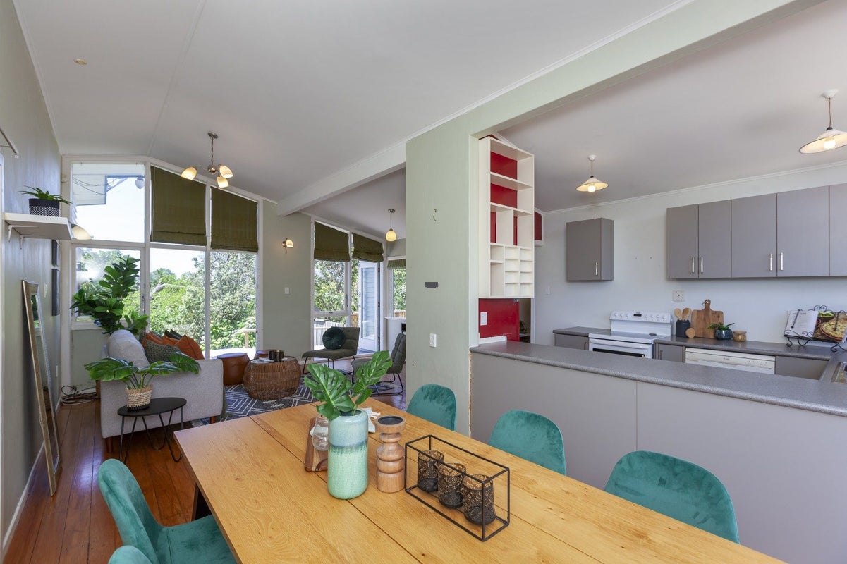 18 Tui Road, Raumati Beach, Paraparaumu - Carousel 2