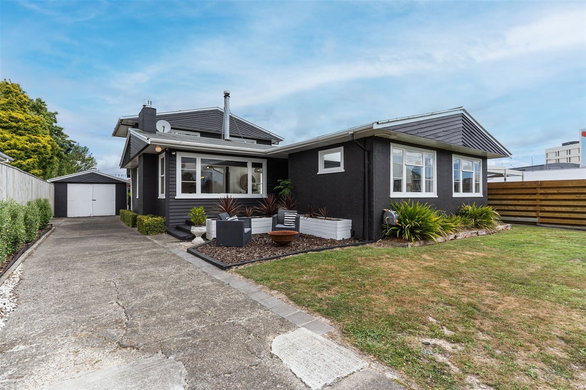 6 Newhaven Place, Roslyn, Palmerston North - Carousel 1