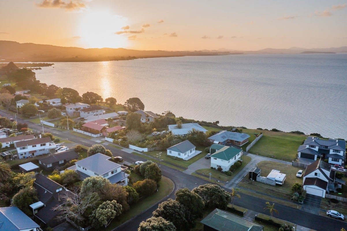 17 Manaia View Road, One Tree Point - Carousel 22