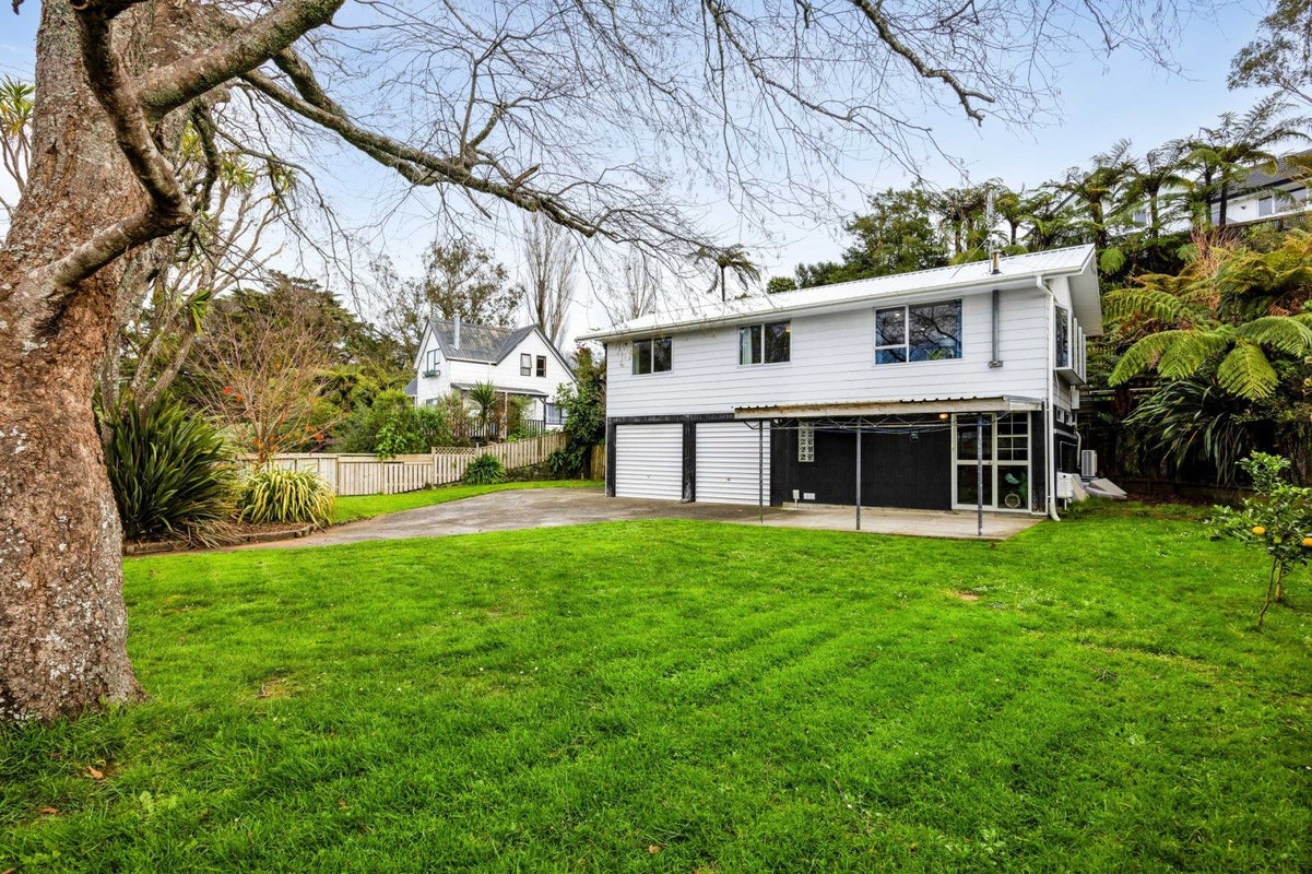 73 Heta Road, Highlands Park, New Plymouth - Carousel 1