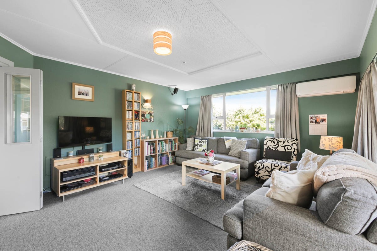 11 Carvell Street, Blenheim - Carousel 2
