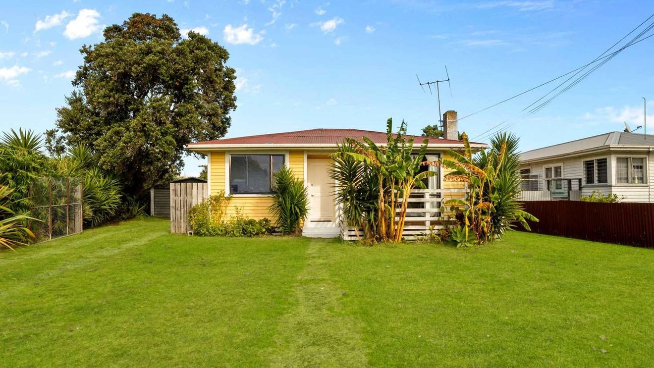 16 Tolerton Avenue, Elgin, Gisborne - Carousel 1