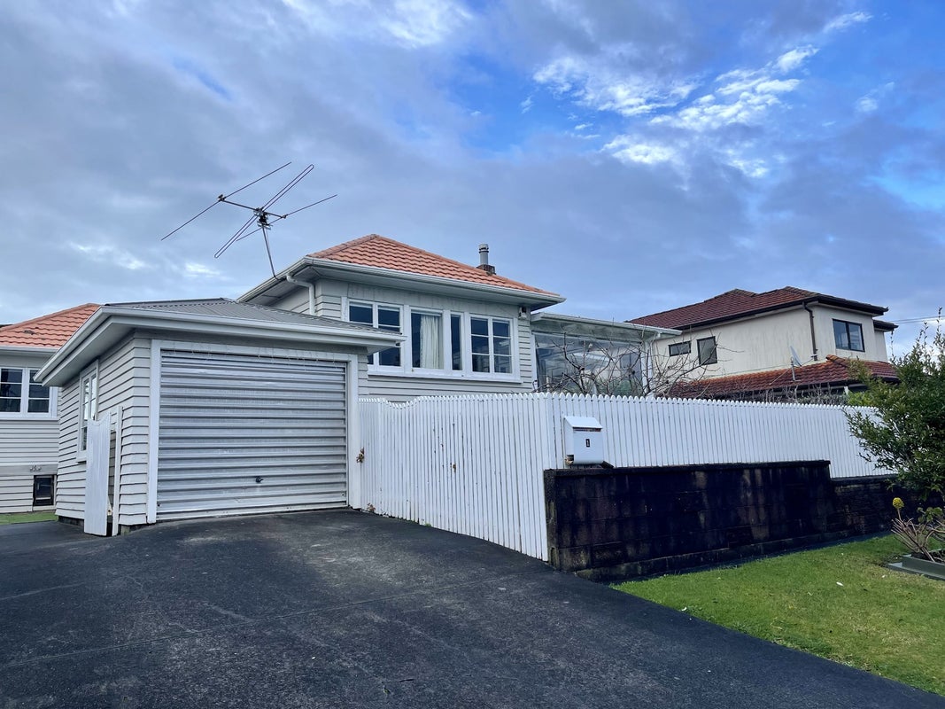1 Camellia Place, Mount Roskill, Auckland - Carousel 1