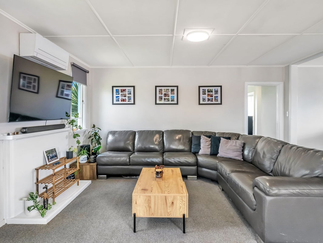 27 Eastown Road, Whanganui East, Whanganui - Carousel 2