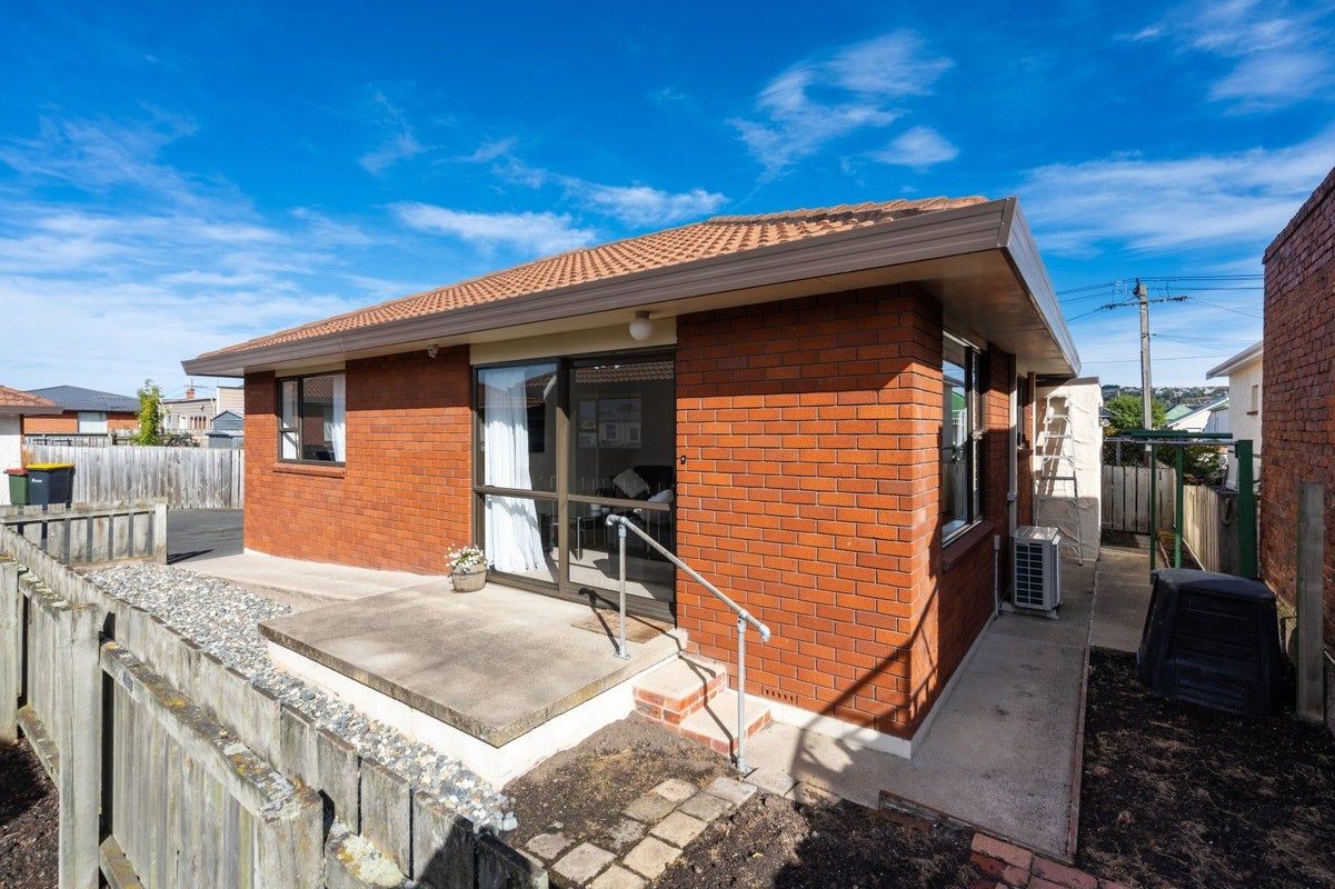 2/5 Eskvale Street, Saint Kilda, Dunedin - Carousel 2