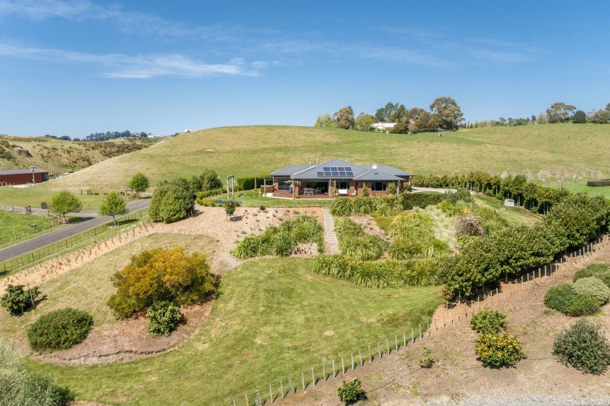 22 Penrith Road, Poraiti, Napier - Carousel 1
