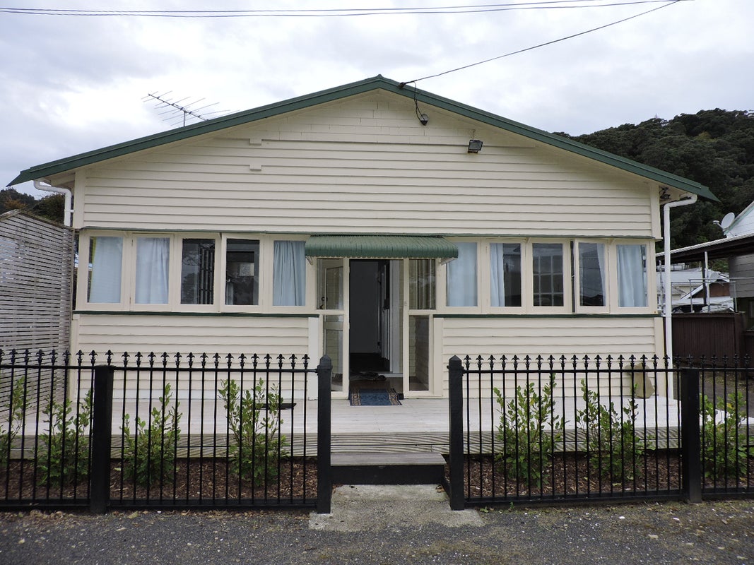 4 Tatahi Street, Te Puru - Carousel 1