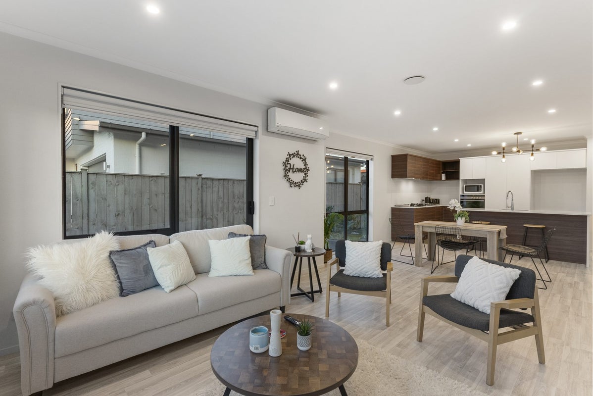 8 Nganui Avenue, Takanini, Auckland - Carousel 2