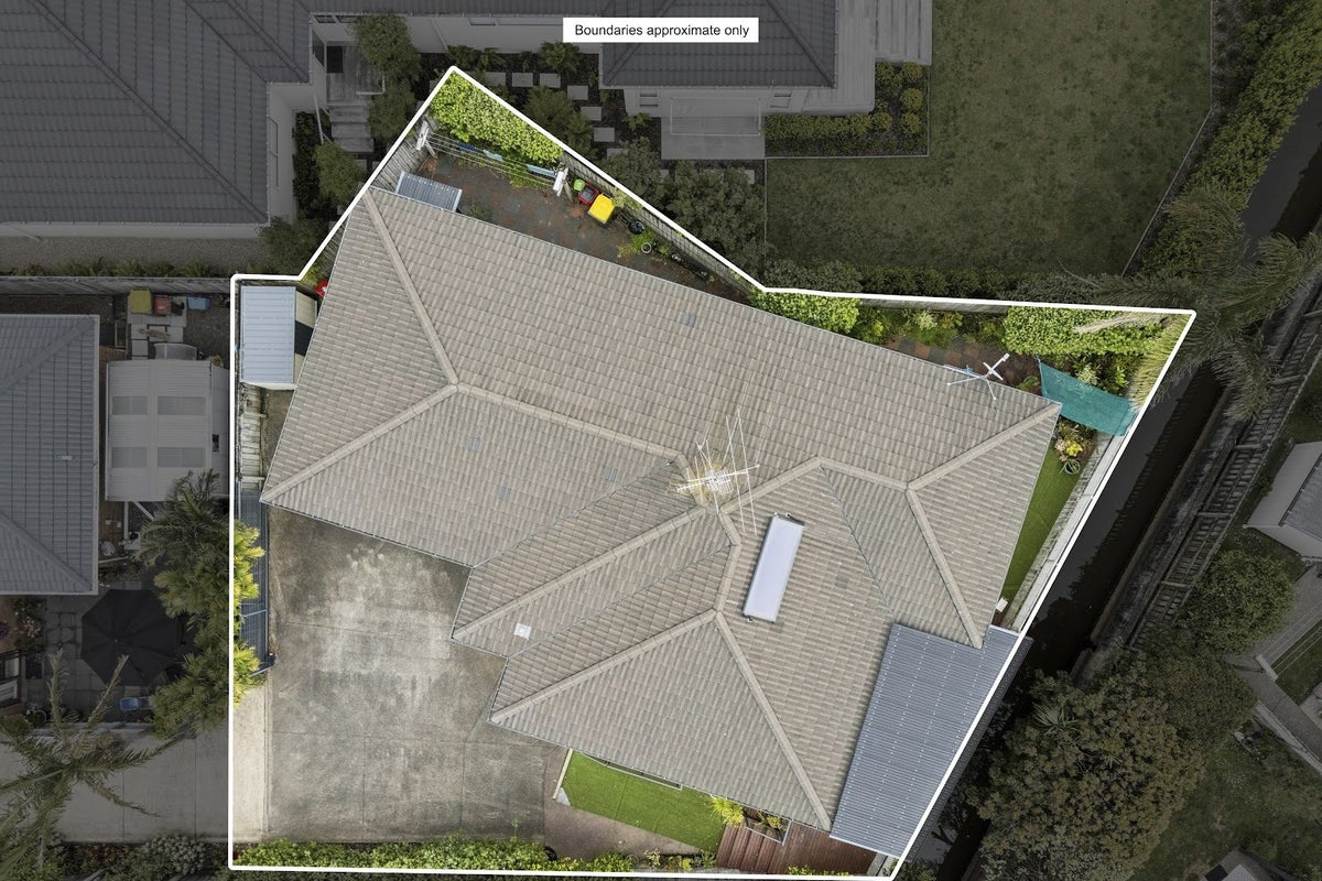18A Doment Crescent, Orewa, Orewa - Carousel 2