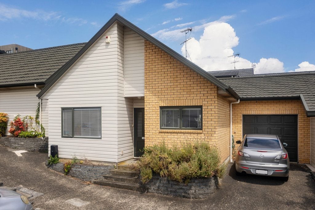 140/172 Mcleod Road, Te Atatu South, Auckland - Carousel 1