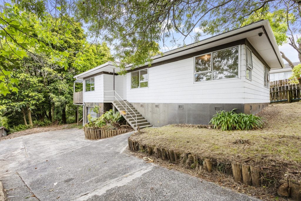 27 Gallony Avenue, Massey, Auckland - Carousel 1