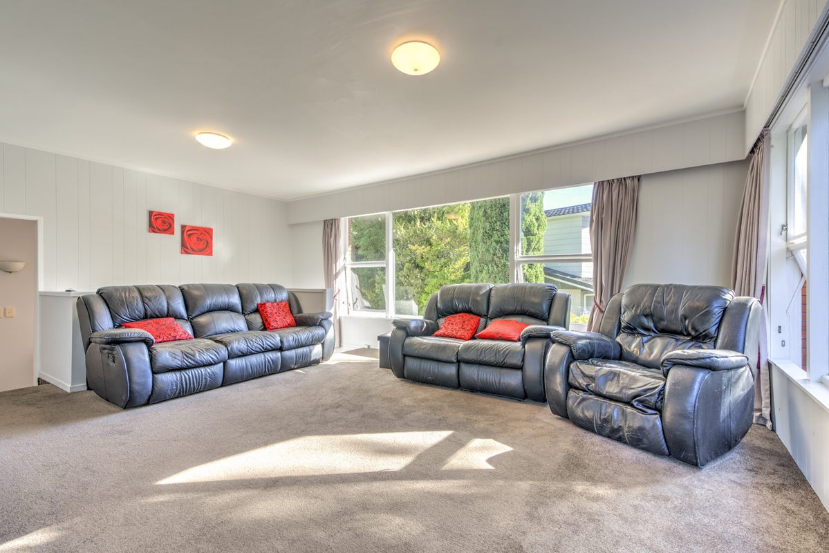 13 Dawn Rise, Glenview, Hamilton - Carousel 2
