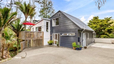 41 Warner Park Avenue, Laingholm, Auckland - Carousel 1