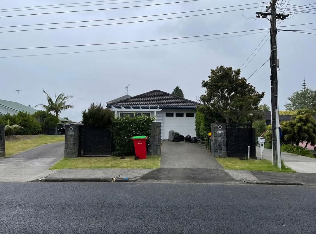 38 Alexander Street, Cockle Bay, Auckland - Carousel 1