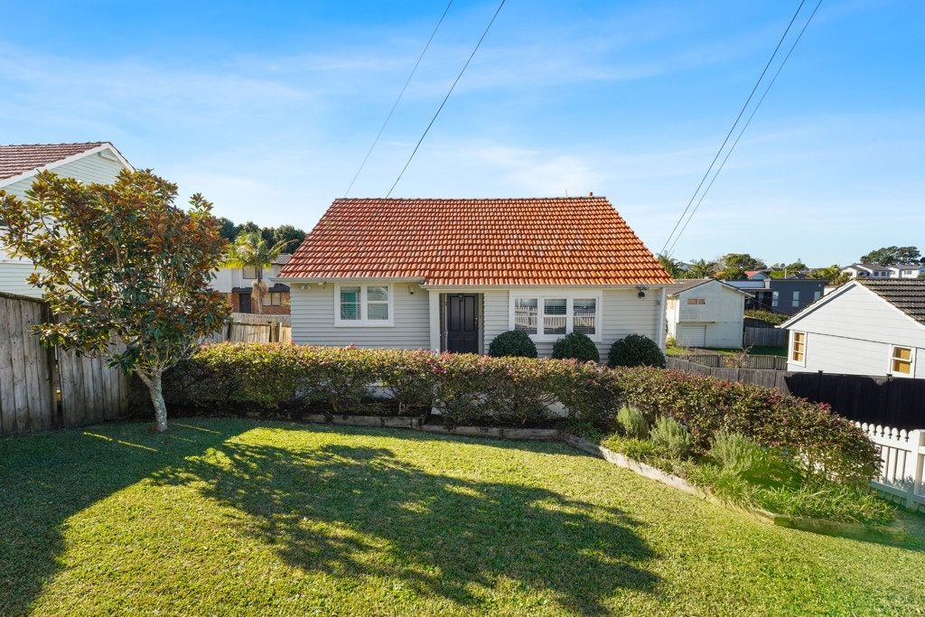 66 Castledine Crescent, Glen Innes, Auckland - Carousel 2