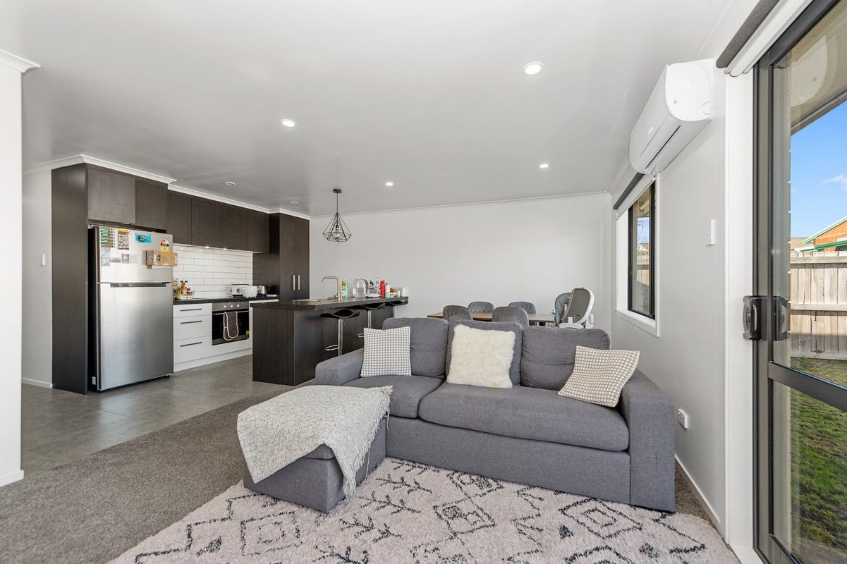 25B Rawlings Street, Bader, Hamilton - Carousel 1