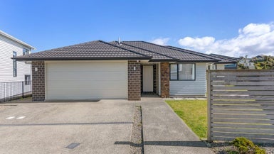2 Waitai Lane, Newlands, Wellington - Carousel 1