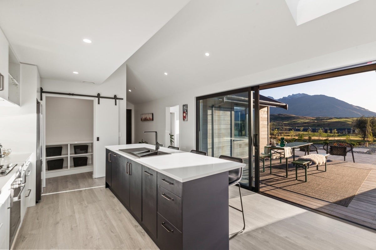 11 Torridon Court, Jacks Point, Queenstown - Carousel 2