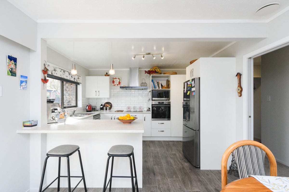 166B Fitzherbert Avenue, West End, Palmerston North - Carousel 2