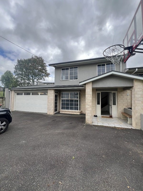 12 Foster Road, Temple View, Hamilton - Carousel 1