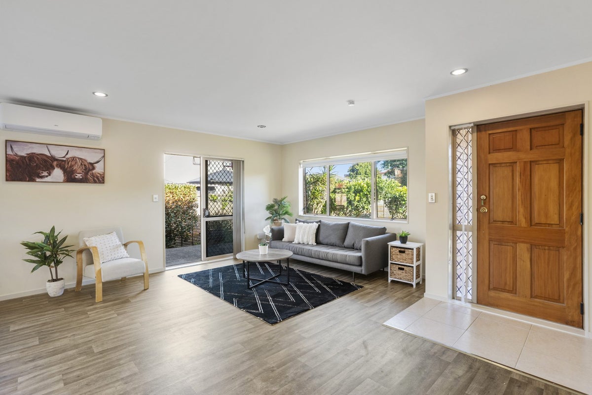 42 Nacton Lane, Avondale, Auckland - Carousel 38