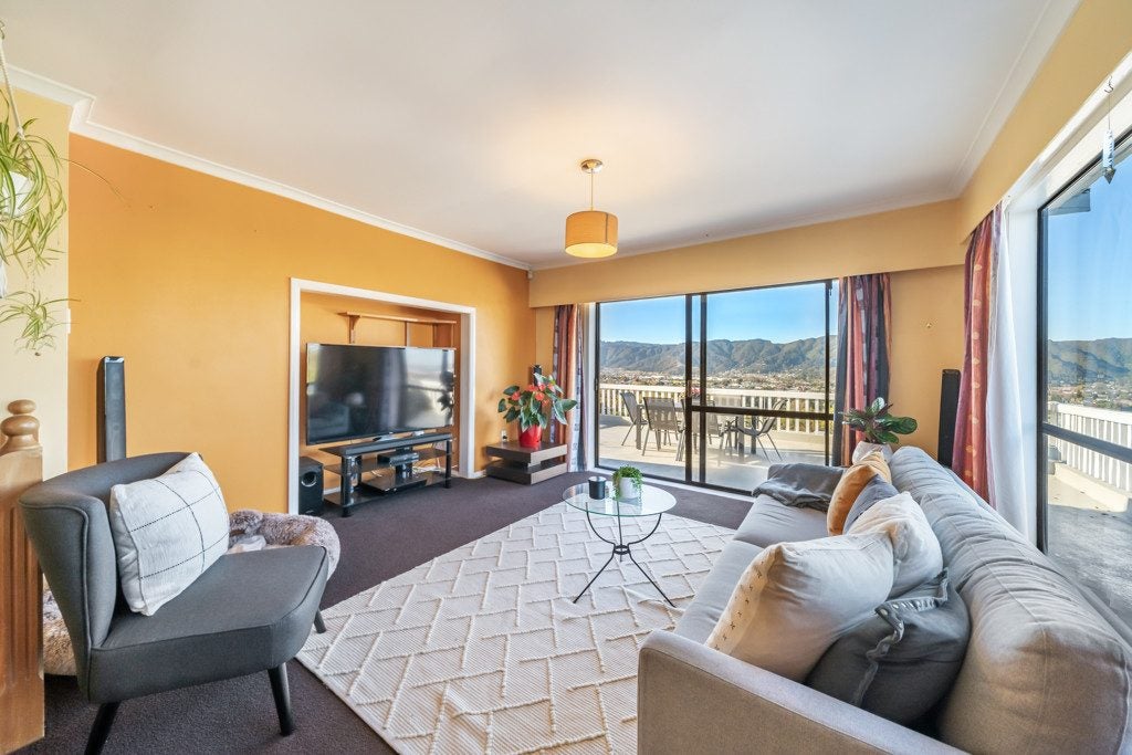 19 Belmont Terrace, Belmont, Lower Hutt - Carousel 2