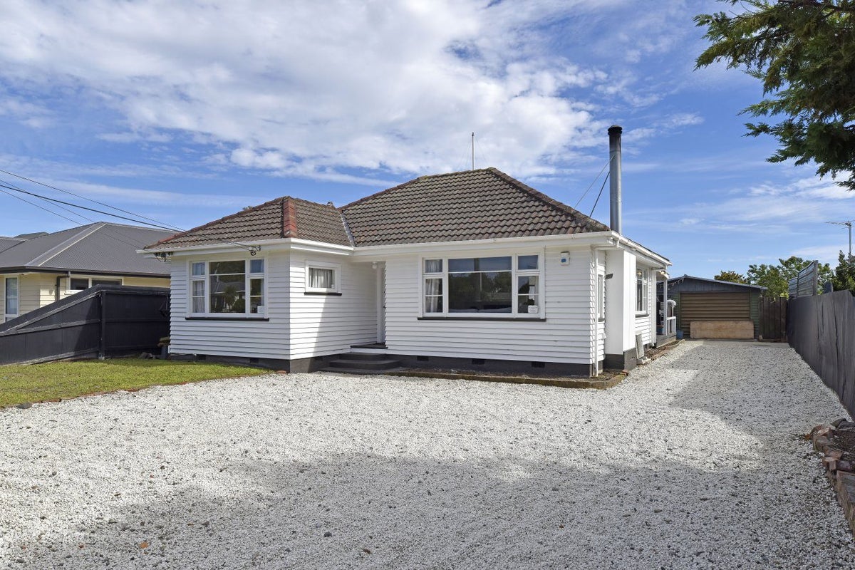 105 Pages Road, Wainoni, Christchurch - Carousel 1