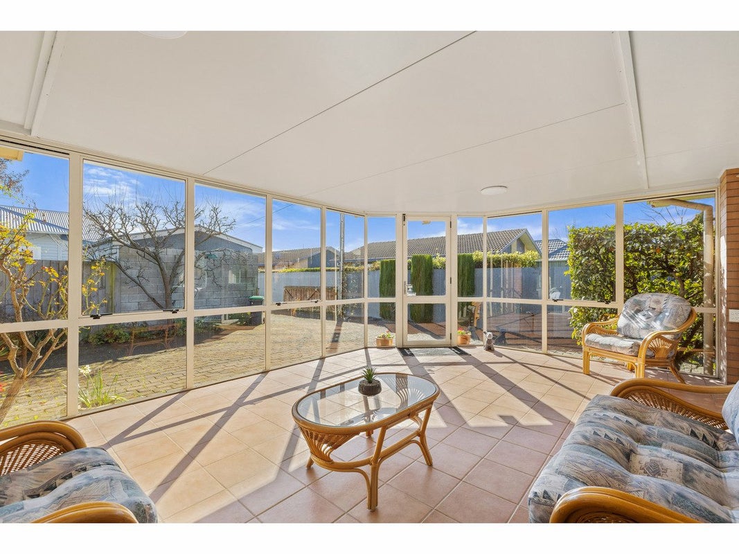 12A Gamblins Road, Saint Martins, Christchurch - Carousel 2