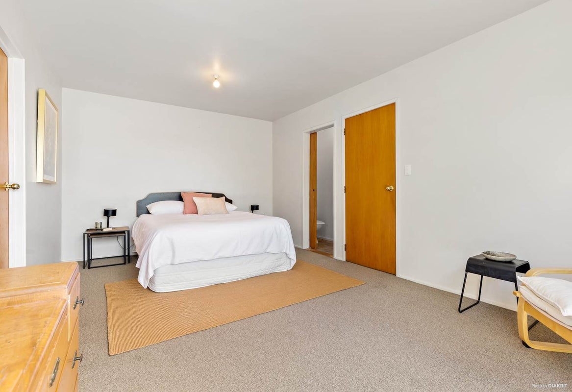 25 Petrel Place, Massey, Auckland - Carousel 2