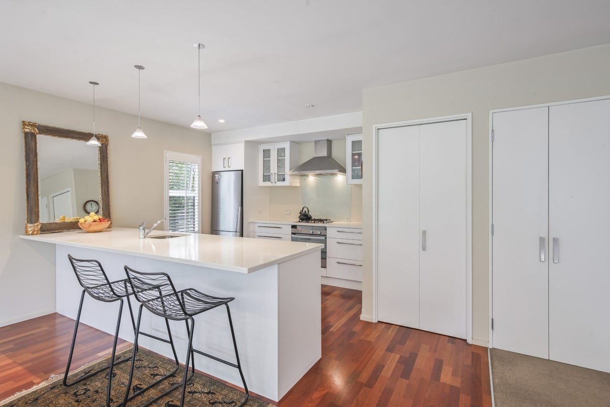 15 Famille Close, Yaldhurst, Christchurch - Carousel 2