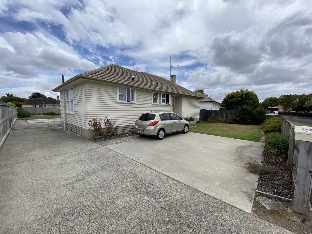 31 Douglas Crescent, Fairfield, Hamilton - Carousel 1