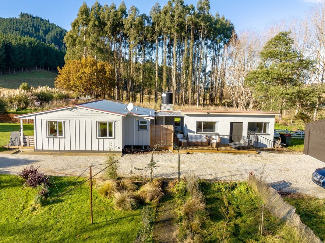 141 Walsh Road, Bushey - Carousel 2
